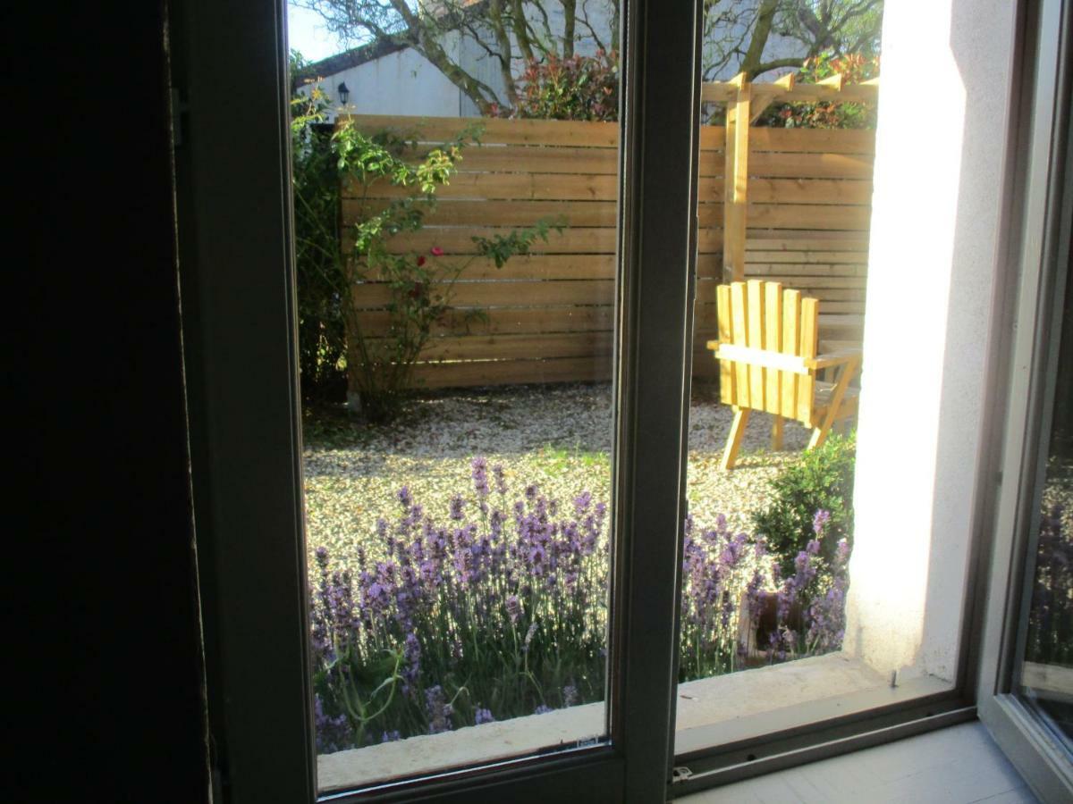 La Grange Aux Hirondelles Bed & Breakfast Sancoins Bagian luar foto